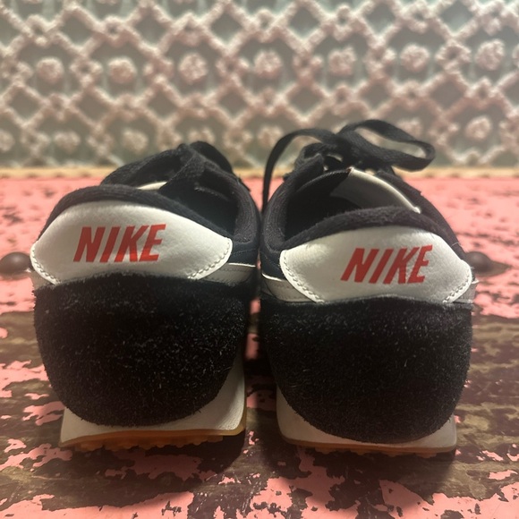 NIKE Black old school sz 7.5 - Picture 4 of 7